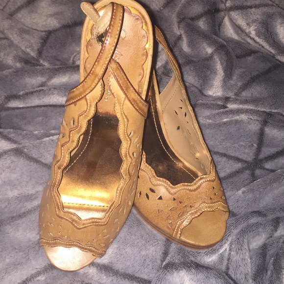 Charlotte Russe Tan distressed peep toe platform - Picture 7 of 11